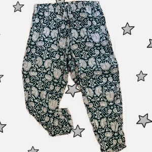 H&M green floral paisley pants